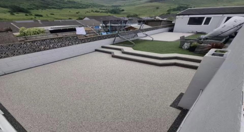 Resin wash stone courtyard